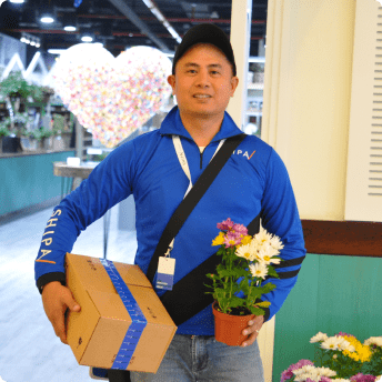 One of Shipa Delivery special employees