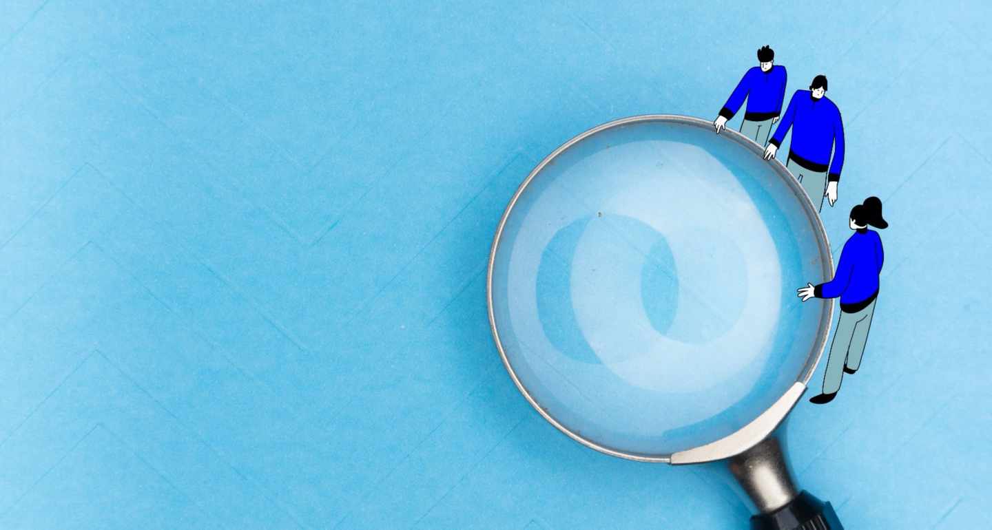 Magnifying glass with Shipa characters to help you track your shipment